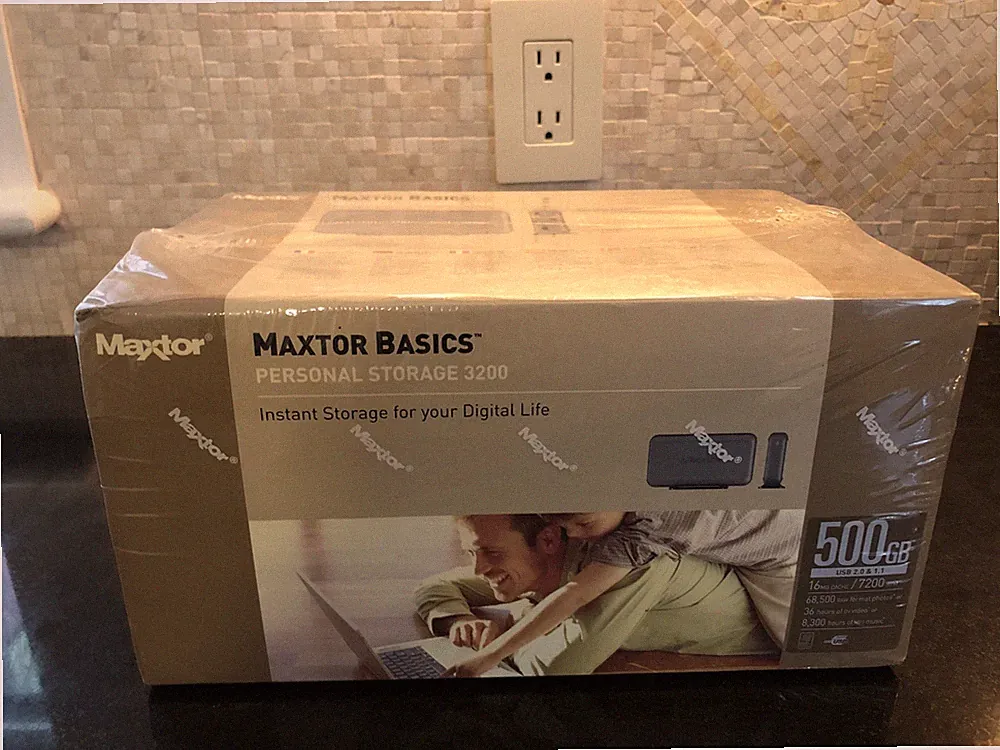 Sealed New Boxed Maxtor Basics Personal Storage 3200 External Hard Drive 500GB
